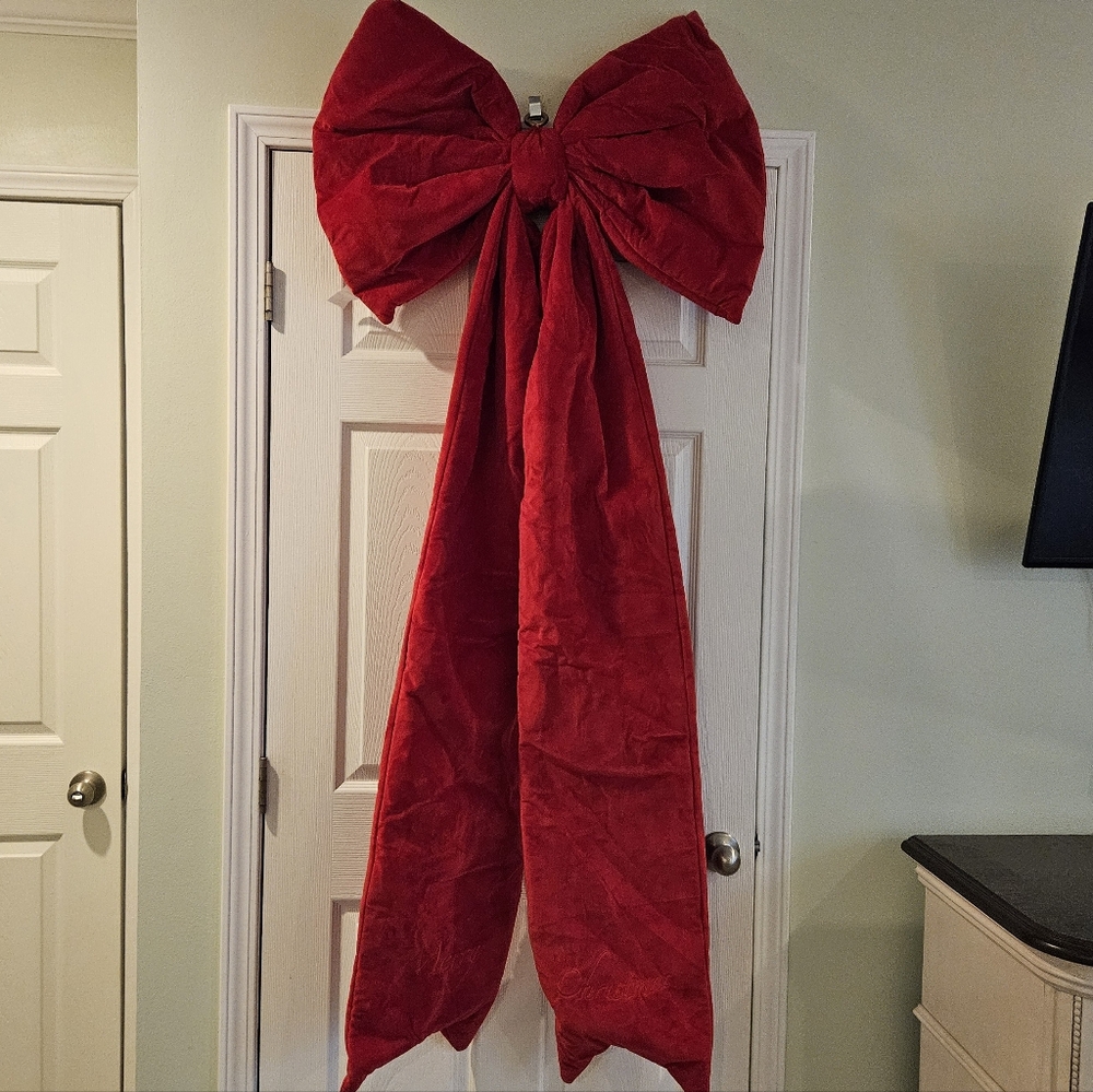 Viral Giant Red Bow